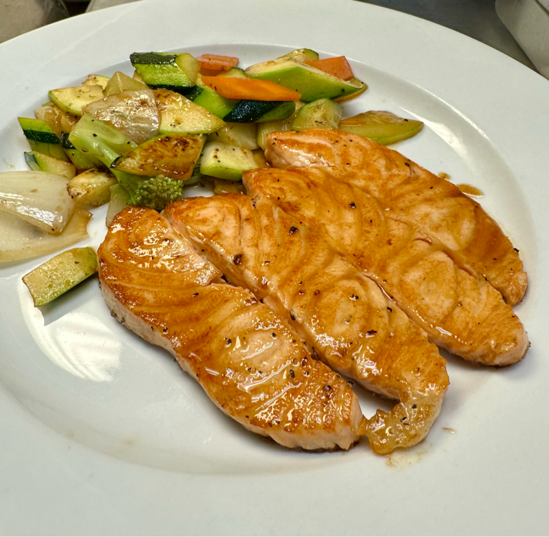 HD4. Grilled Salmon (7.5 oz) 