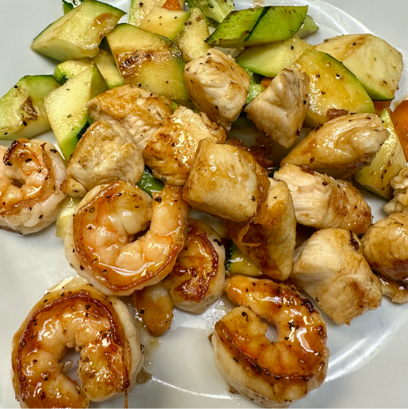 HD11. Shrimp (6 tails) and Chicken (5 oz) 