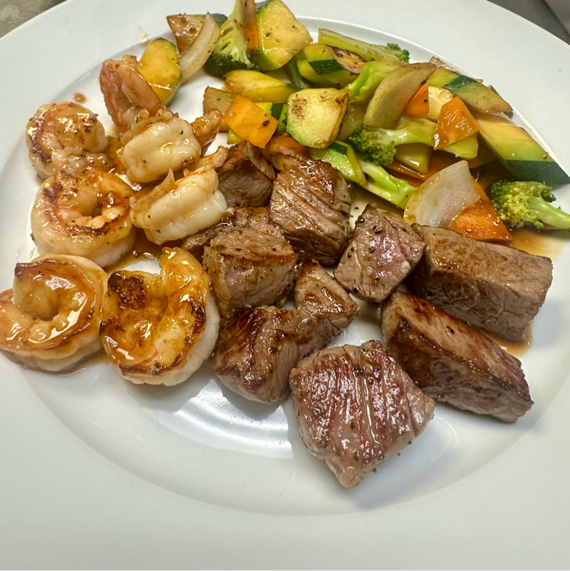 HD14. Steak (5 oz) and Shrimp (6 tails) 