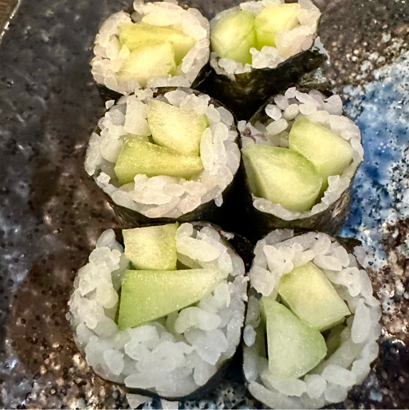 R3. Cucumber Roll  