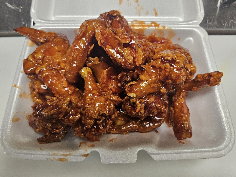 D13. 20pcs Teriyaki, Hot, BBQ, Honey, Garlic Wings