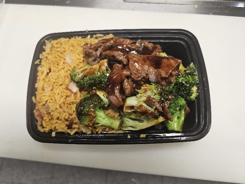 C8. Beef w. Broccoli