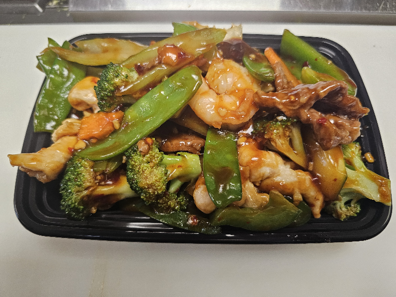 S21. Garlic Delight (Chicken, Shrimp, Beef)