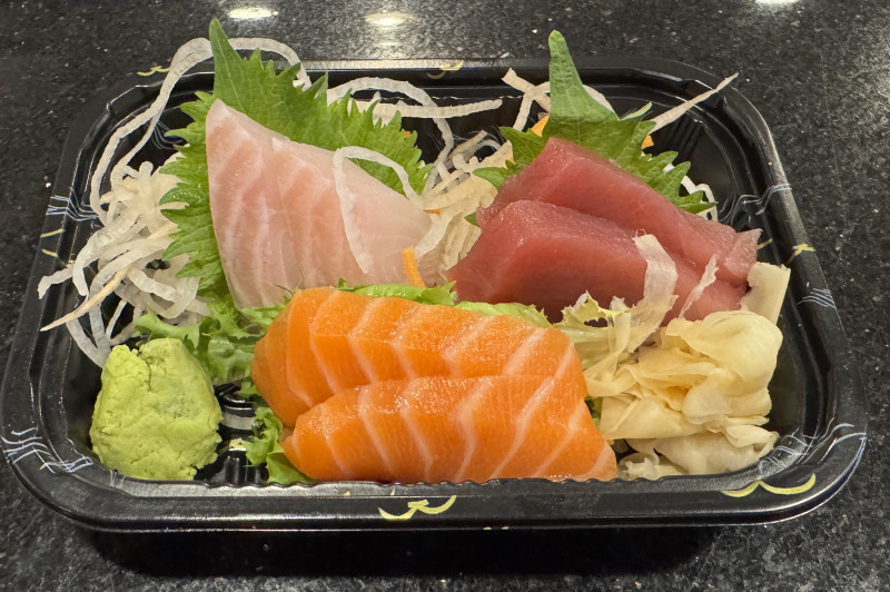 * Sashimi Appetizer